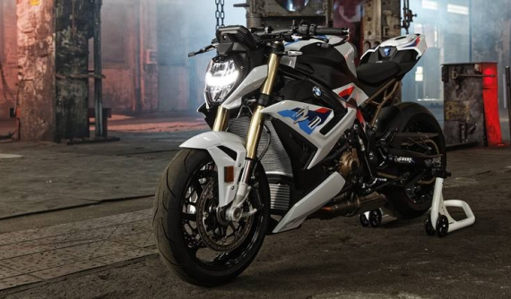 Quái thú Naked bike BMW S1000R 2021 chuẩn bị được bán chính hãng tại Việt Nam với giá khủng