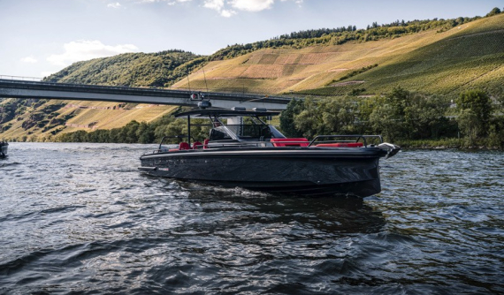 Brabus Shadow 900 Black Ops - Du thuyền hiệu suất cao với đường nét thiết kế cảm hứng Mercedes-AMG