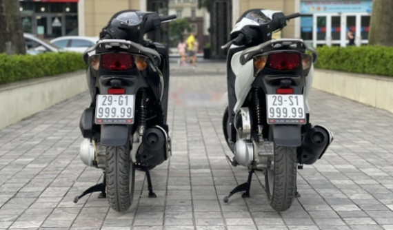 Sốc với cặp xe tay ga Honda SH được chào bán với giá hơn 2 tỷ đồng tại Hà Nội