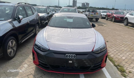 Audi e-Tron GT bất ngờ cập bến Việt Nam ngay giữa tâm dịch Covid-19