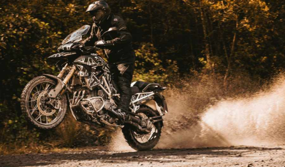 Triumph Tiger 1200 thế hệ mới được hé lộ qua loạt ảnh off-road đầy hấp dẫn