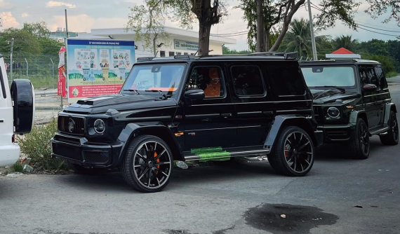 Video: Khui công Brabus 800 Widestar siêu hiếm tại Việt Nam giữa lúc Tp.HCM thực hiện "ai ở đâu ở yên đó"