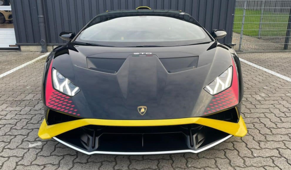 Minh "Nhựa" hỏi giá Lamborghini Huracan STO chỉ 19 tỷ đồng khiến người bán "khóc ròng"