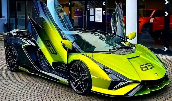 Minh "Nhựa" chơi lớn khi đòi đổi nguyên dàn xe khủng chỉ để lấy cực phẩm Lamborghini Sian