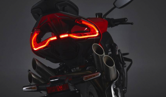 Soi chi tiết siêu Naked bike phiên bản "rẻ" MV Agusta Brutale 1000RS