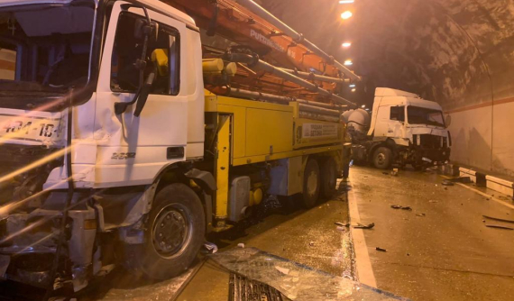 Video: Tài xế xe SUV mất lái trong đường hầm, gây tai nạn liên hoàn cho 4 ô tô khác