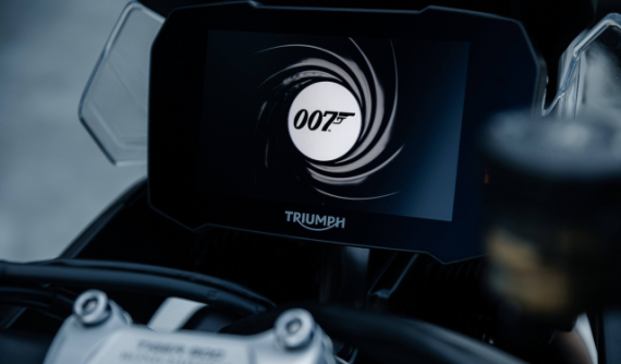 Hóa thân thành siêu điệp viên 007 với mẫu Triumph Tiger 1200 Bond Edition