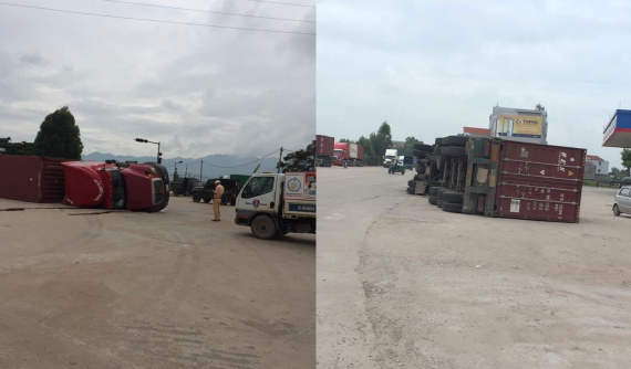 Video: Xe container bị lật ngang khi đang ôm cua tại ngã ba ở Bắc Giang