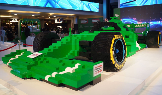 Mô hình xe đua F1 bằng Lego lớn nhất thế giới này cần 500.000 mảnh để hoàn thành