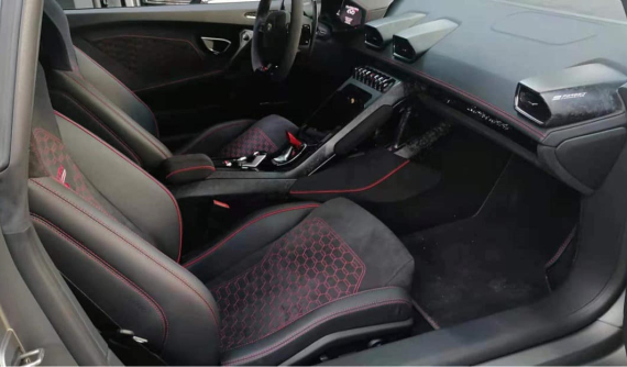 Lộ nội thất siêu xe Lamborghini Huracan EVO đầu tiên về Việt Nam