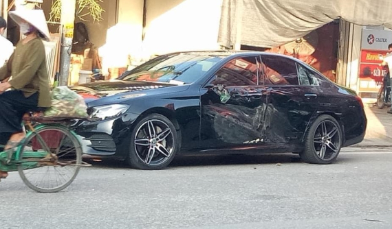 Hải Phòng: Xe container tông trúng xe ben và Mercedes-Benz khiến nhiều người đi đường bỏ chạy