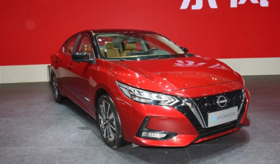 Nissan Sylphy 2022 phiên bản chỉ "ngốn" 4 lít xăng/100 km chính thức trình làng, đe dọa Honda Civic