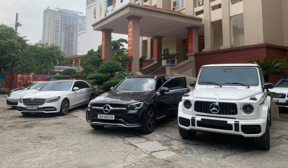 Soi dàn xe sang cực khủng bị lực lượng chức năng thu giữ sau chuyên án triệt phá đường dây đánh bạc qua mạng