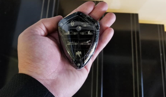 Hé lộ hình ảnh đầu tiên về chìa khóa xe Koenigsegg Regera sắp về Việt Nam