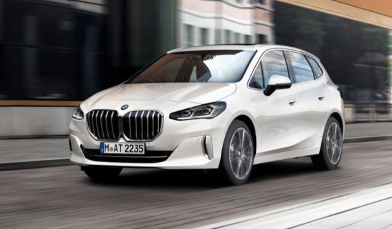 BMW ra mắt MPV hạng sang cỡ nhỏ mới, lưới tản nhiệt lại bị chê tơi bời