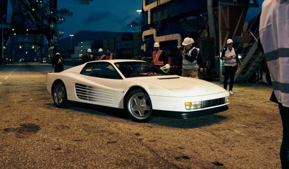 Chiếc Ferrari Testarossa phục chế này là sự kết hợp hoàn hảo của dáng vẻ cổ điển và công nghệ hiện đại