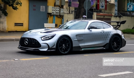 Mercedes-AMG GT Black Series P One Edition chỉ dành cho khách mua Mercedes-AMG One lăn bánh tại Campuchia