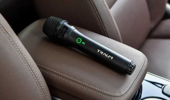 Các hãng ô tô phương Tây thua đối thủ Trung Quốc vì không trang bị hệ thống... hát karaoke trên xe