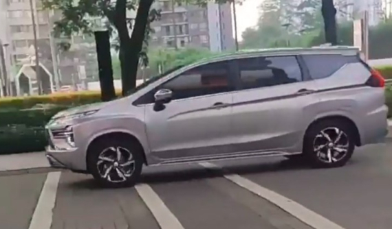 Mitsubishi Xpander 2022 xuất hiện trên đường phố với thiết kế mới, ngày ra mắt không còn xa