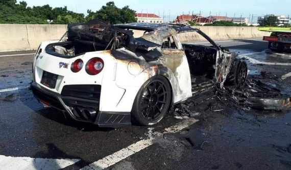 Nissan GT-R R35 mang gói độ khủng 1.600 mã lực của đại gia Thái Lan gặp nạn