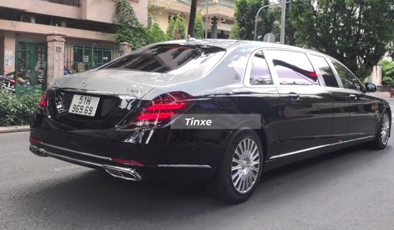 Video: Mercedes-Maybach S650 Pullman của doanh nhân Sài thành dạo phố, chất từ xe đến biển số