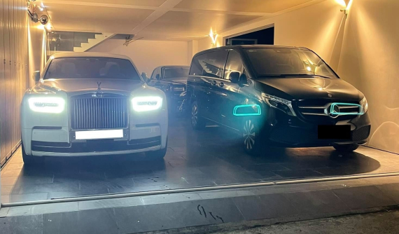Choáng với hình ảnh garage cực khủng của 1 doanh nhân Sài thành với sự có mặt của Rolls-Royce Phantom Tranquillity
