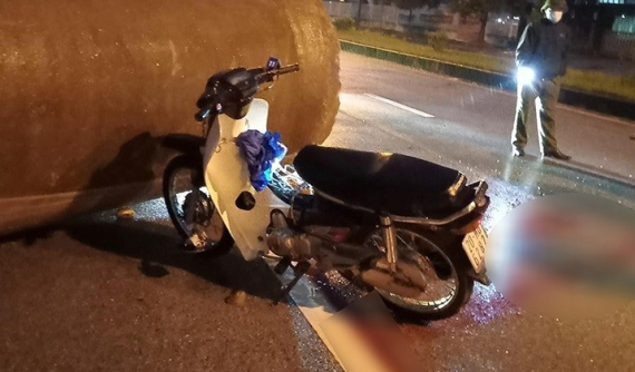 Thái Nguyên: Xe máy tông vào ống cống nằm chắn ngang đường, cặp đôi sắp cưới tử vong