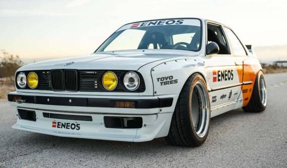 Đây là chiếc BMW 3 Series E30 hoán đổi động cơ Honda S2000 cực độc trên đời