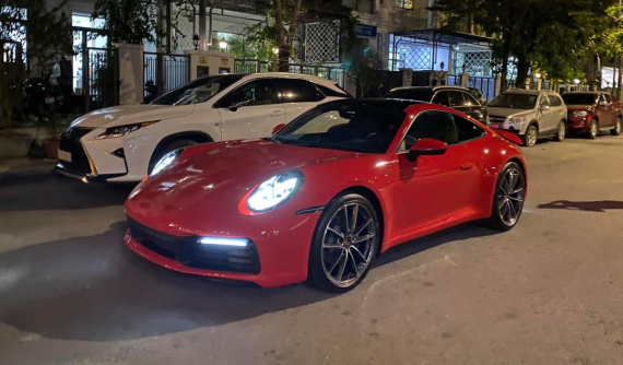 Tay chơi tiền số chỉ mới 24 tuổi đã tậu Porsche 911 Carrera 4 có giá hơn 7 tỷ đồng