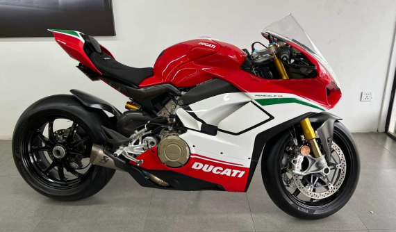 Ngán siêu xe, Hoàng Kim Khánh chuyển sang mua mô tô giới hạn Ducati Panigale V4 Speciale