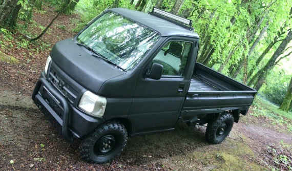 Video: YouTuber khéo léo biến một chiếc bán tải Honda đã hỏng thành một "tiểu quái vật" dữ dằn