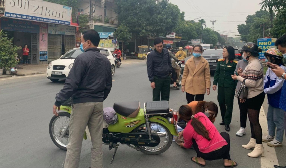 Phú Thọ: Va chạm giao thông trong ngày đầu trở lại đi học, 3 học sinh bị thương