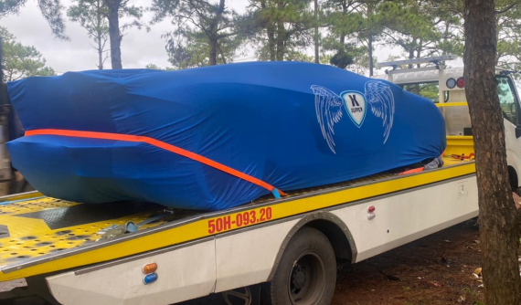 Liệu bạn có biết được chiếc siêu xe trùm bạt này, một mẫu xe cực hiếm tại Việt Nam