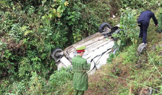 Hà Giang: Ô tô Kia Morning lao xuống vực trên đèo Mã Pì Lèng, 3 người tử vong
