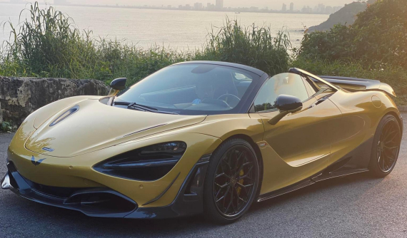 McLaren 720S Spider độ Novitec hàng hiếm tại Việt Nam khoe dáng tại bán đảo đẹp nhất Đà Nẵng