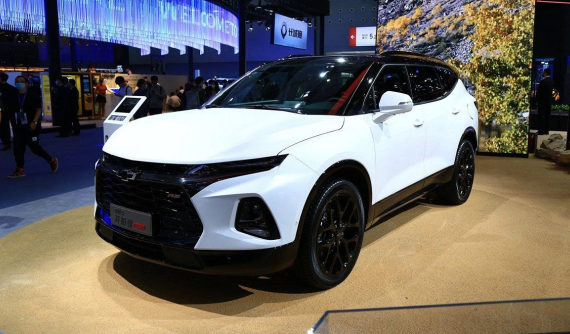 Chevrolet Blazer 48V White Night Edition trình làng - SUV 7 chỗ cạnh tranh Hyundai Santa Fe