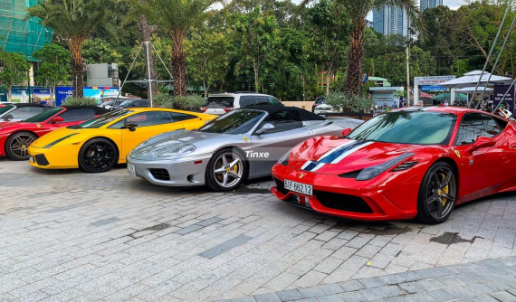 Thánh địa siêu xe mới nổi ở Sài thành lại đón tiếp dàn xe khủng xếp hàng dài, kỷ niệm xưa ùa về