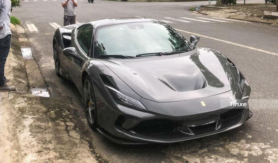 Siêu xe Ferrari F8 Tributo bất ngờ xuất hiện trên đường phố Đà Nẵng, hàng mới về với màu sơn độc nhất