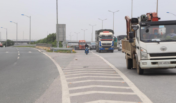 Tư vấn giao thông: Vạch xương cá và những điều cần biết khi tham gia giao thông