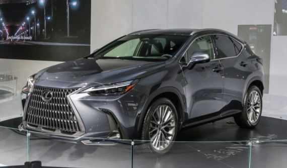 Cận cảnh SUV hạng sang Lexus NX 400h+ 2022 chỉ tiêu thụ 1,47 lít xăng trên 100 km