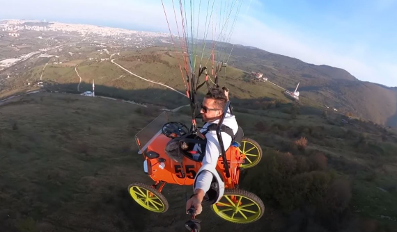 Đây có lẽ là chiếc "xe bay" đúng nghĩa trong giấc mơ của nhiều người