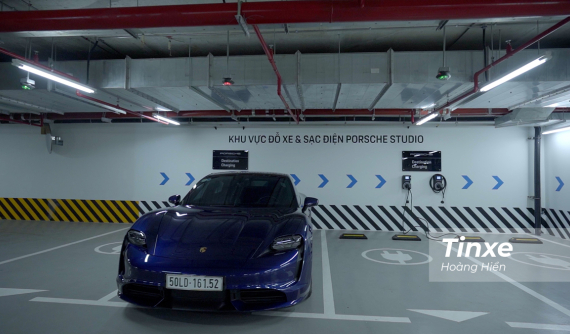 Sạc xe điện Porsche Taycan và những điều cần biết trước khi "xuống tiền"