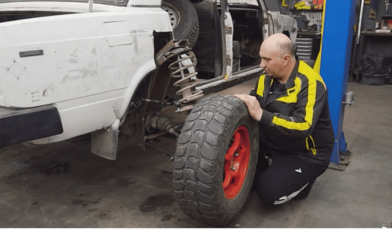 Theo dõi người Nga thử nghiệm chế tạo "hệ thống treo hai tầng" để giúp xe chạy êm ái hơn