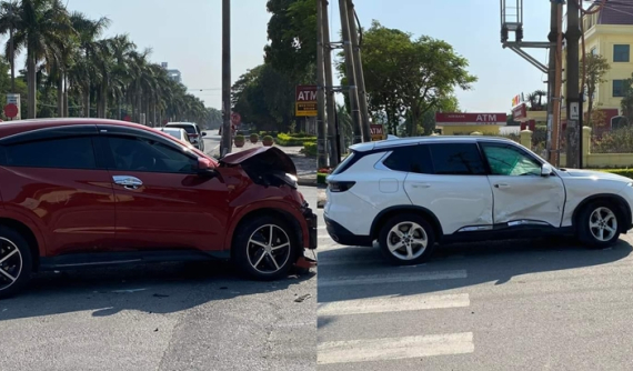Hà Nam: Honda HR-V nát bét đầu xe sau khi tông vào bên hông xe VinFast LUX SA2.0
