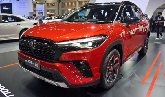 "Soi" hình ảnh thực tế của Toyota Corolla Cross GR Sport 2022 giá 840 triệu đồng tại Đông Nam Á