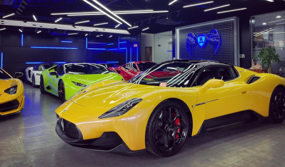 Siêu xe Maserati MC20 đầu tiên về Việt Nam xuất hiện trong garage trăm tỷ đồng