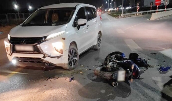 Bắc Giang: Yamaha Exciter tông trúng Mitsubishi Xpander, 1 người bị thương nặng