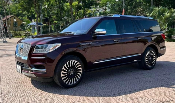 Lincoln Navigator Black Label L siêu biển tứ quý 9 của doanh nhân Phú Thọ