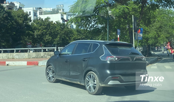 VinFast VF e34 vẫn miệt mài chạy thử và chưa đến tay khách hàng, dù đã trễ "deadline"