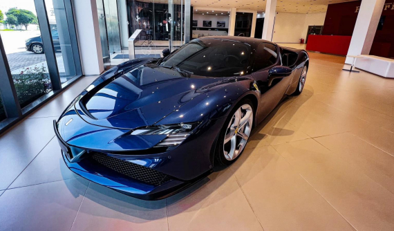 Sự thật về việc siêu xe Ferrari SF90 Stradale màu xanh mới về Việt Nam là của Cường "Đô-la"?